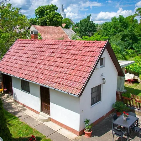 Huszár Apartman