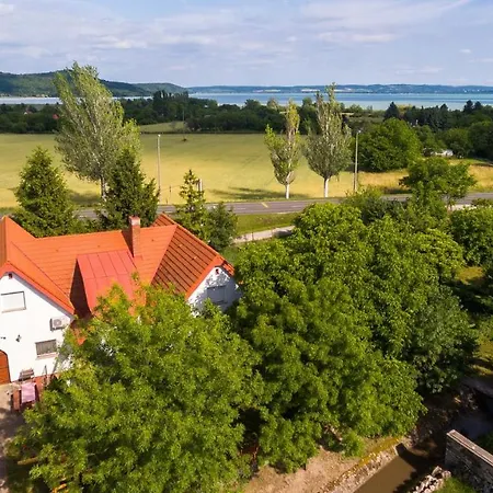 Huszár Apartman Örvényes