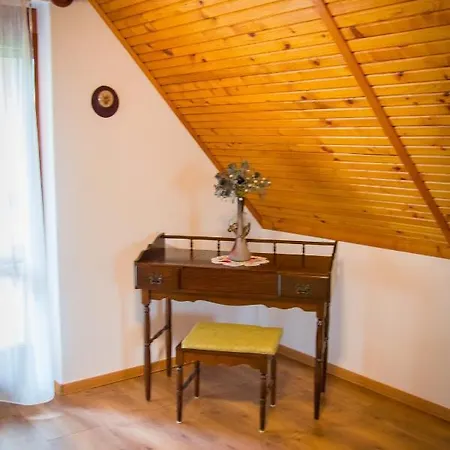 Apartment Huszar Vendeghaz