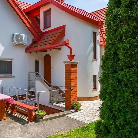 Apartment Huszar Vendeghaz