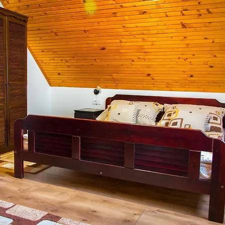 Apartment Huszar Vendeghaz Orvenyes