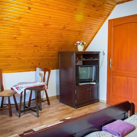 Huszár Apartman Örvényes