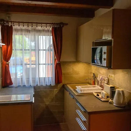 Apartment Huszar Vendeghaz