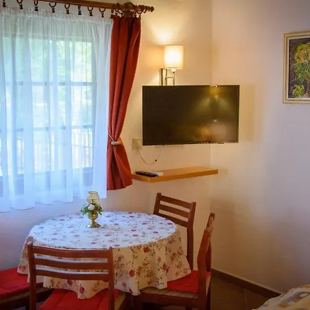 Huszár *