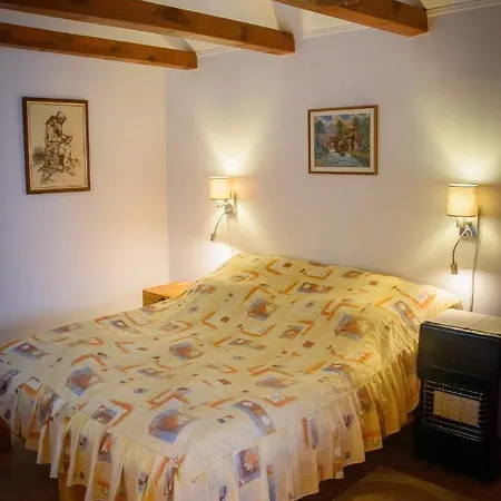 Huszar Vendeghaz Apartment Orvenyes
